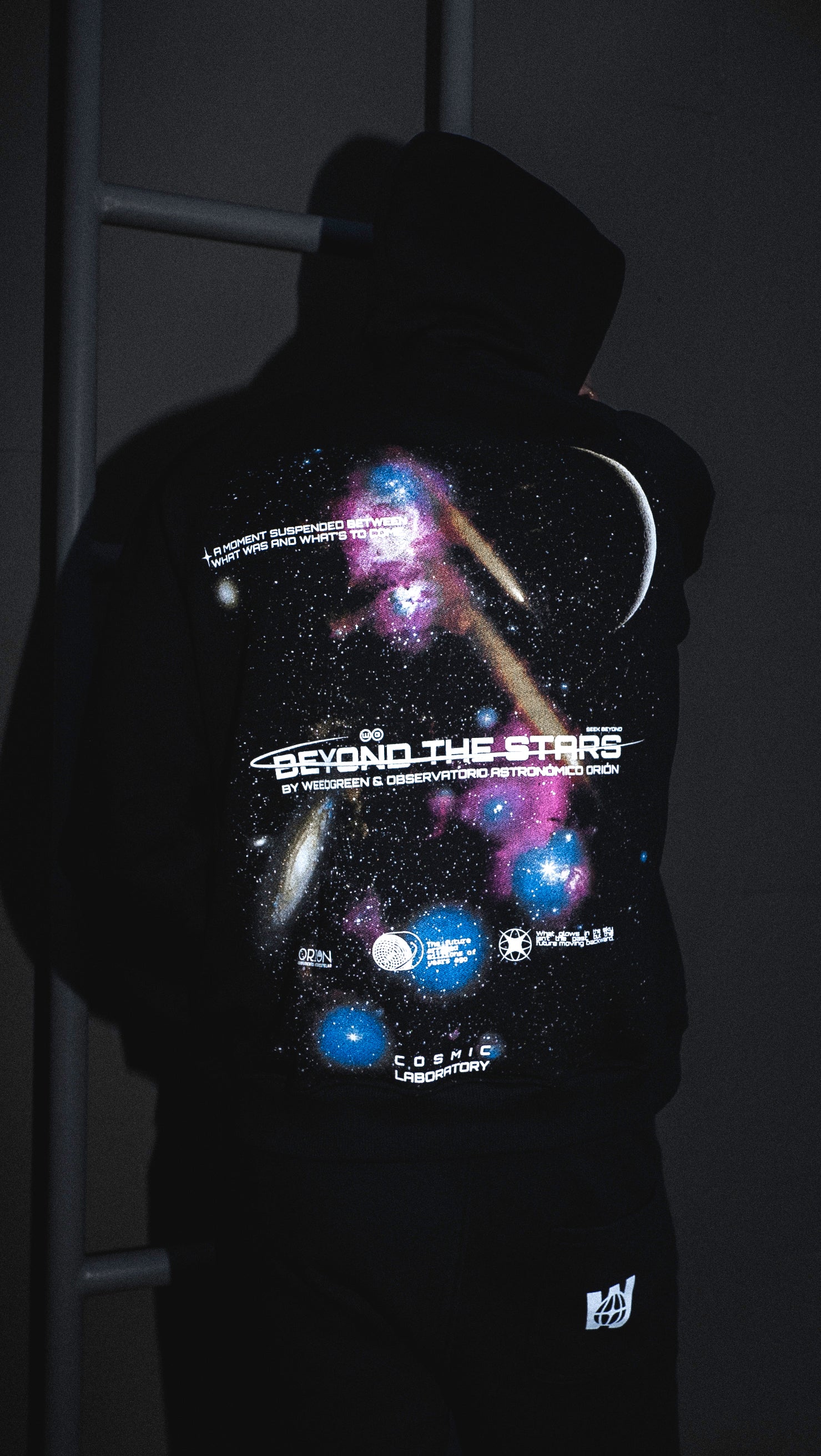 HOODIE COSMOS ART NEGRO - Image 4
